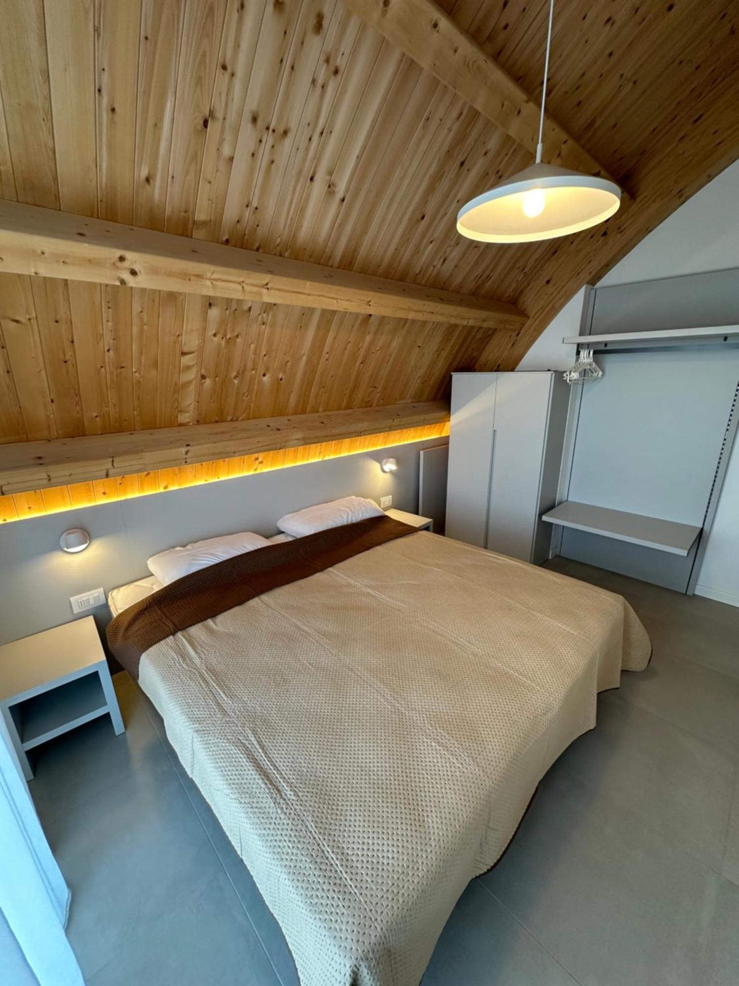 קאורלה Woody Green Penthouse Sea View - Agenzia Cocal מראה חיצוני תמונה