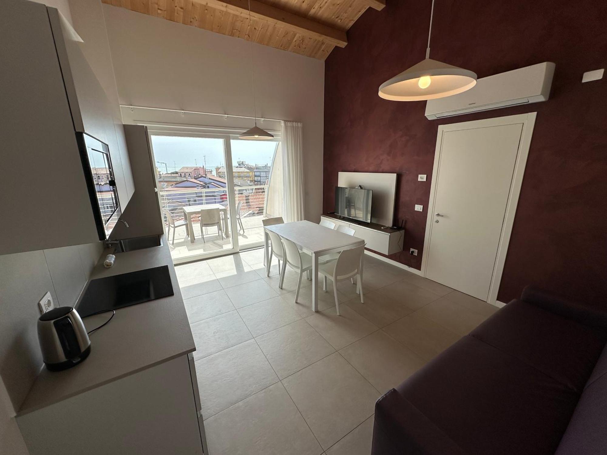 קאורלה Woody Green Penthouse Sea View - Agenzia Cocal מראה חיצוני תמונה